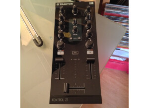 Native Instruments Traktor Kontrol Z1 (32058)