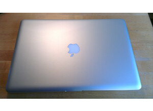 Apple MacBook Pro 15" Core i7 quadricœur à 2,0 GHz (20993)
