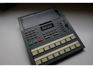 Alesis HR-16 (18909)