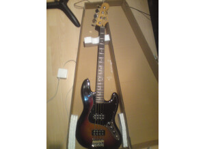 Fender Modern Player Jazz Bass - 3-Color Sunburst Rosewood
