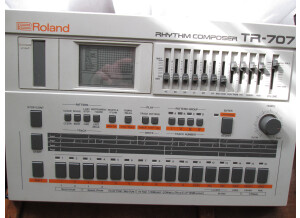 Roland TR-707 (34738)
