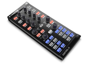 Native Instruments Traktor Kontrol X1 (76129)