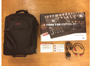 Native Instruments Traktor Kontrol S4 (35059)