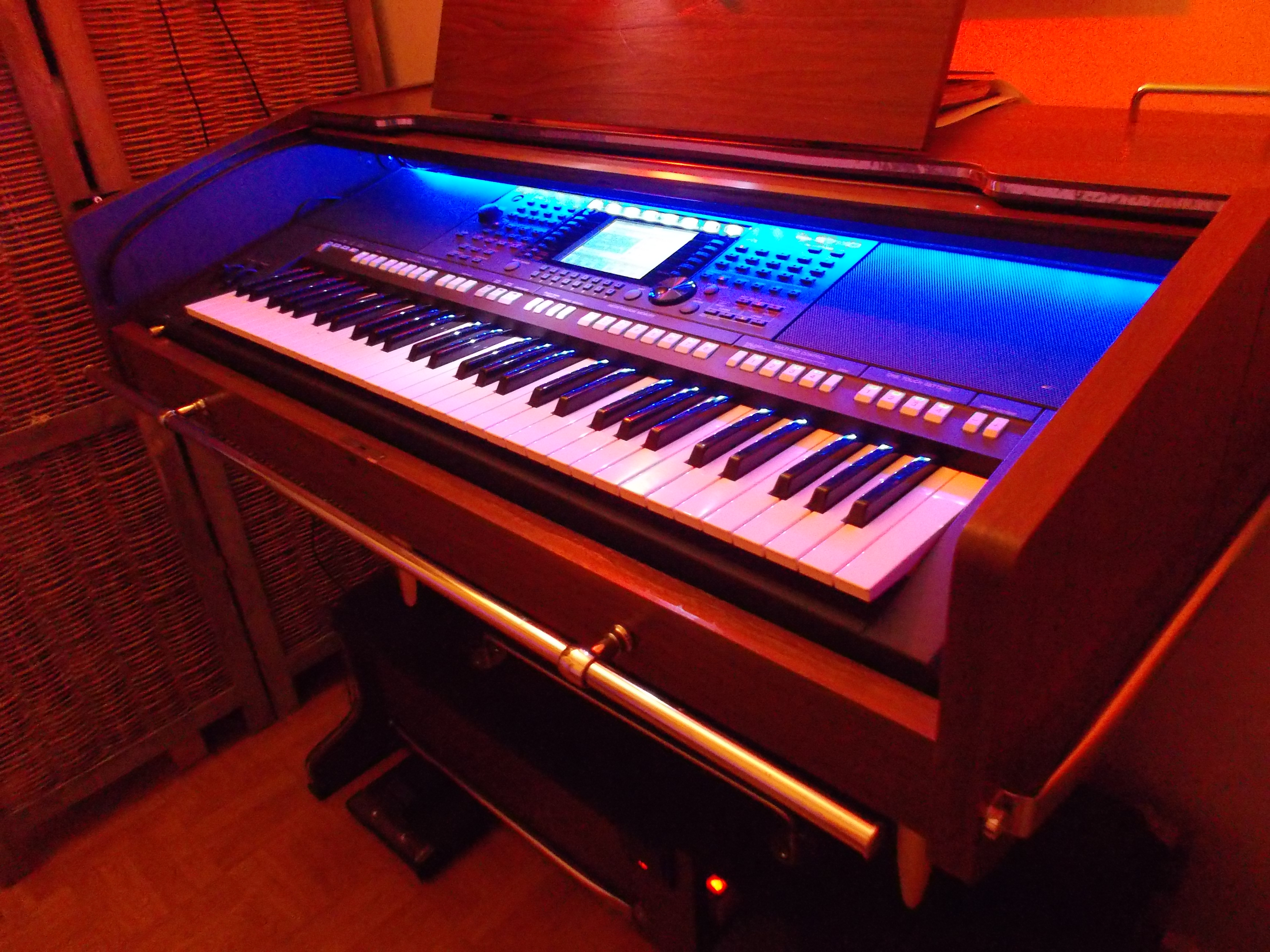 Yamaha PSR-S750