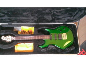 Music Man PDN Luke II - Emerald Green Sparkle