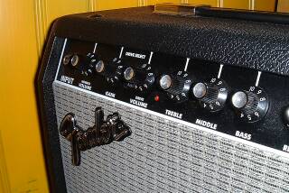 Fender FM 25R