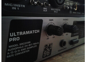 Behringer Ultramatch Pro SRC2496 (74552)