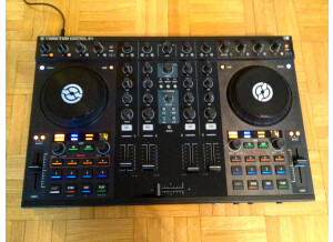 Native Instruments Traktor Kontrol S4 (31101)