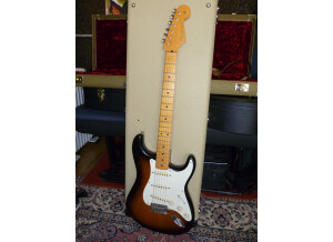 Fender Eric Johnson Stratocaster - 2-color Sunburst Maple