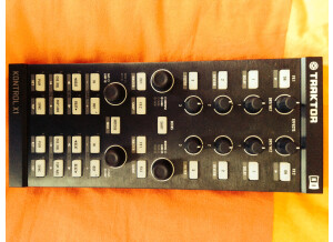 Native Instruments Traktor Kontrol X1 (21481)