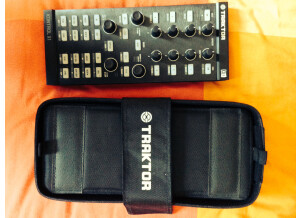 Native Instruments Traktor Kontrol X1 (28022)