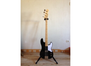 Fender Cabronita Precision Bass - Black