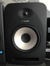 Tannoy Reveal 802 Tannoy Reveal 802