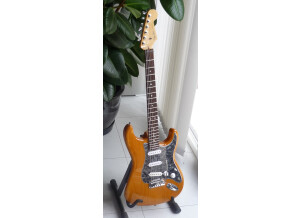 Fender American Deluxe Stratocaster - 3-Color Sunburst Rosewood