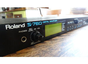 Roland S-760 (22953)