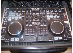 Denon DJ DN-MC6000 (64031)