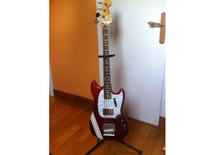 Fender Pawn Shop Mustang Bass - Candy Apple Red with Stripe