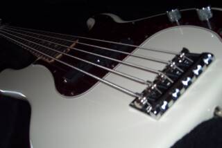 Fender American Standard Precision Bass V (2008-2012)