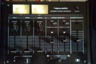 Realistic Stereo Mixing Console