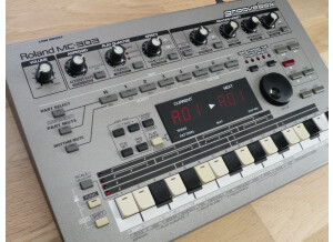 Roland MC-303 (42312)