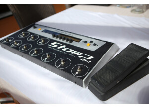 IK Multimedia Amplitube StompIO (24190)