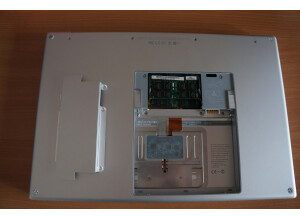 Apple Macbook pro 15", 2,4 GHz intel core 2 duo, 2Go ram (33023)