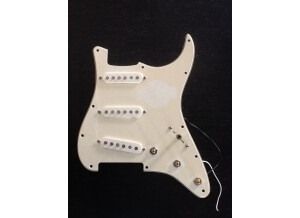 Fender Pickguard Stratocaster US + pickups