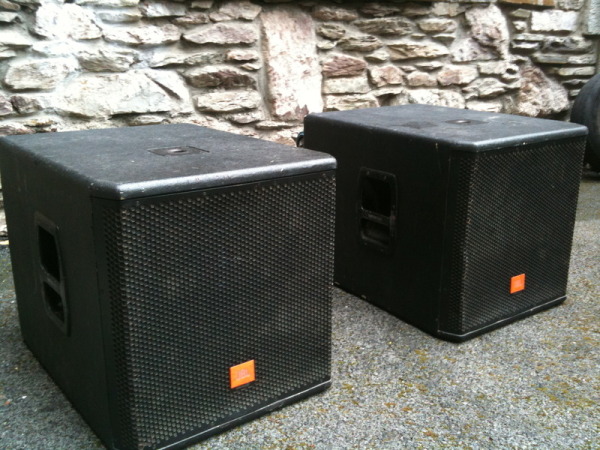 JBL MRX518S