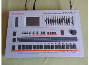 Roland TR-707 (33506)
