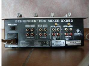 Behringer DX052