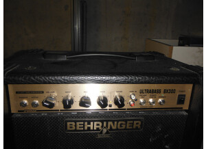 Behringer Ultrabass BX300 (94665)