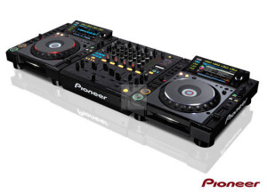 Pioneer 2x CDJ-2000NXS et DJM-2000 Nexus