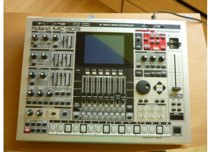Roland MC-909 Sampling Groovebox (55243)