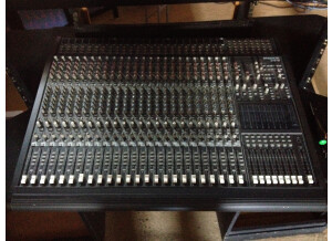 Mackie 8 Bus Series 24/8/2 (22155)