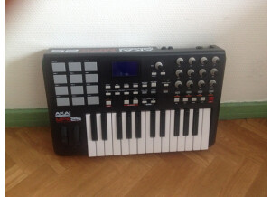 Akai MPK25 (16369)