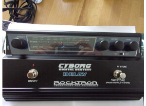 Gibson Explorer 1990 non jouée accrochée au mur pendant 24 ans