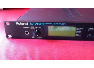 Roland S-760 (51684)