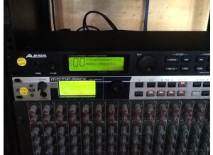 Alesis QSR (41039)