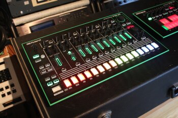 Roland TR-8 Roland TR-8