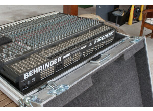 Behringer Eurodesk MX8000 (64005)
