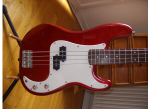 Squier Affinity P Bass - Metallic Red Rosewood