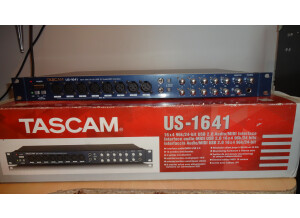 Tascam US-1641 (17800)