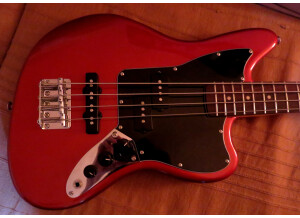 Fender Deluxe Jaguar Bass - Candy Apple Red Rosewood