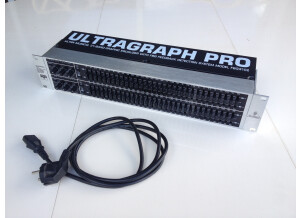 Behringer Ultragraph FBQ-Pro FBQ3102 (49415)