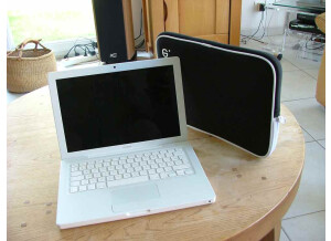 Apple Macbook 2Ghz