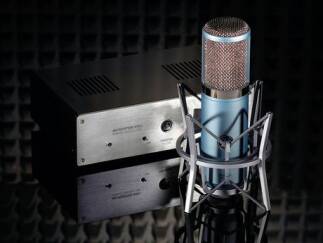 AKG Perception 820 Tube