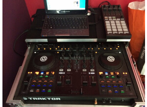 Native Instruments Traktor Kontrol S4 mk2 (1377)