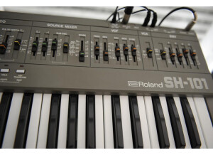 Roland SH-101 (99325)