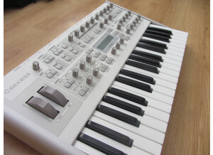 Access Music Virus TI2 Polar (81282)