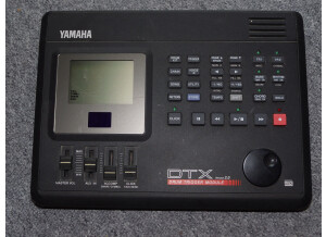 Mackie 8 Bus Series 24/8/2 (97879)